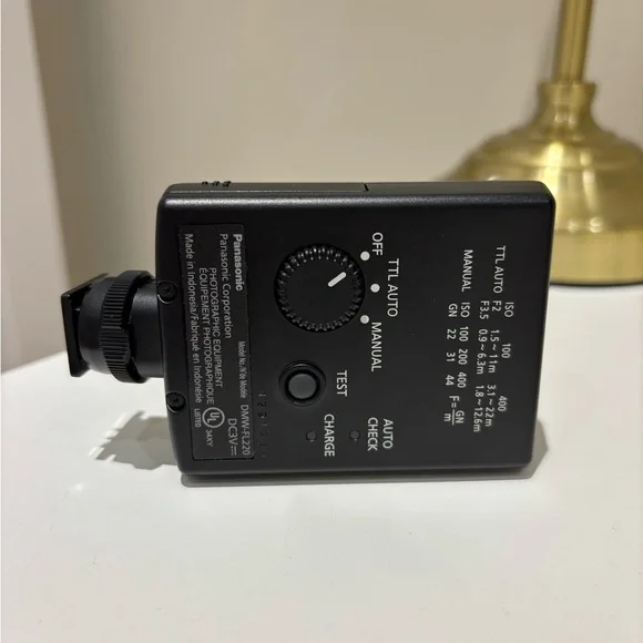 PANASONIC LUMIX Flash - Picture 2 of 2